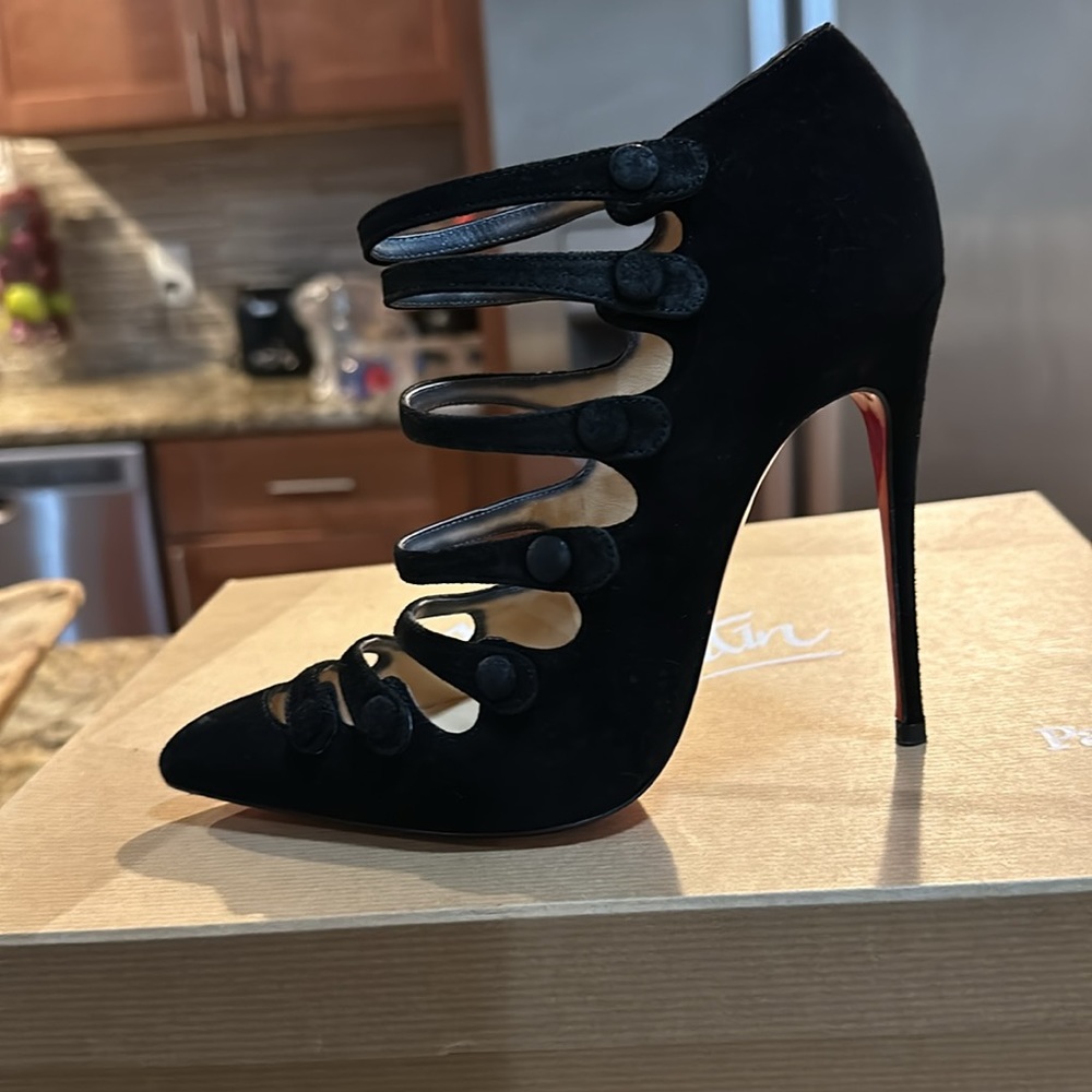 Red bottoms - Picture 7 of 8